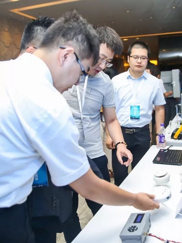 hahabet�ǳ��󺣹ٷ���վ-�����������ͷ