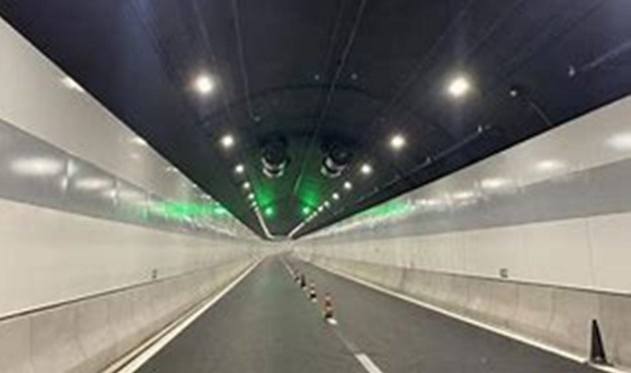 �����Ļ�����·����ɽ��·